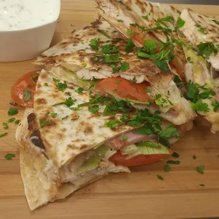 Malá Svatá Hora - Penzion&restaurace Affittacamere Mníšek pod Brdy