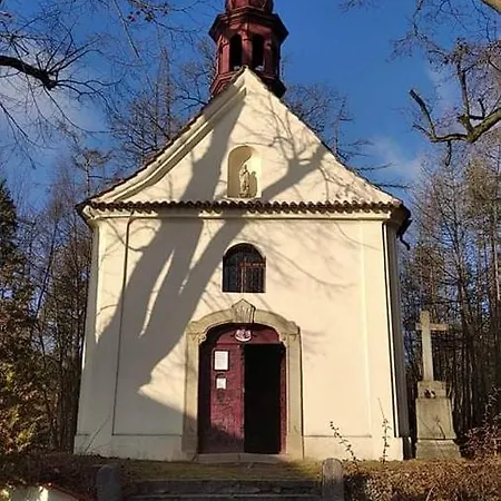 Malá Svatá Hora - Penzion&restaurace Affittacamere Mníšek pod Brdy