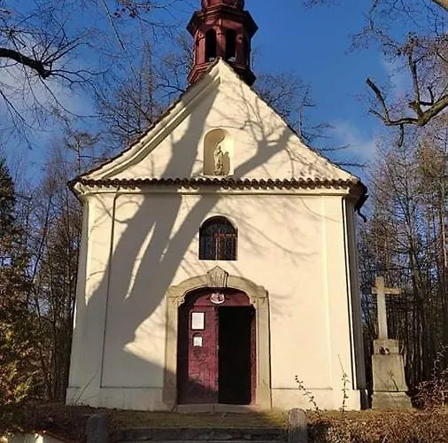 Malá Svatá Hora - Penzion&restaurace Pensión Mníšek pod Brdy