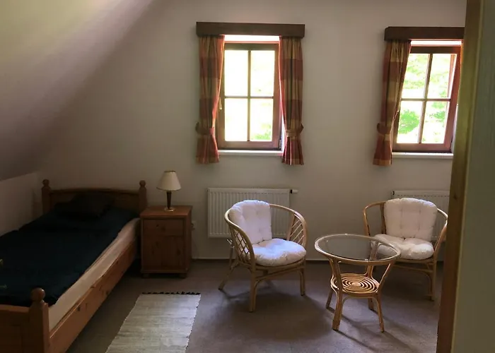 Malá Svatá Hora - Penzion&restaurace Pensión Mníšek pod Brdy